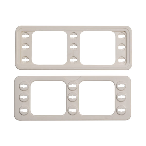 Moldura plástica branca para prateleira 210x74mm